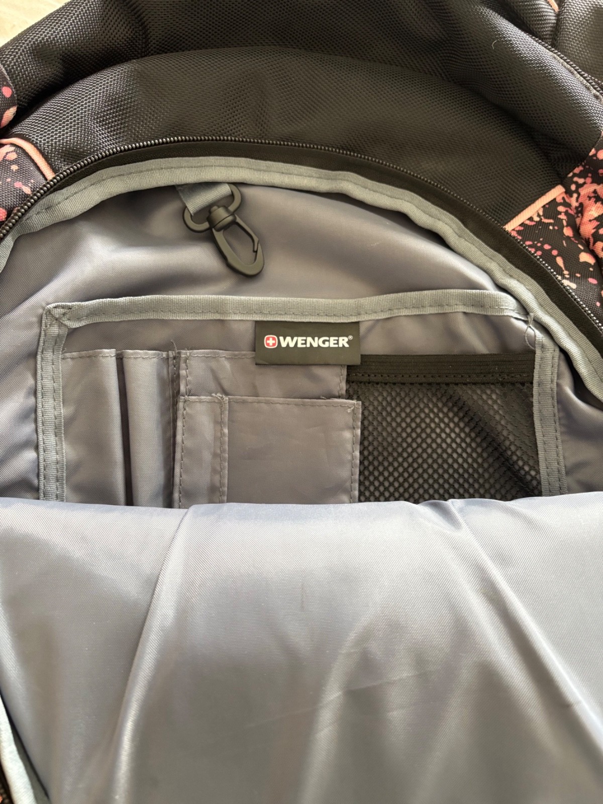 Wenger SwissGear The Sun Backpack 16” Laptop Bag Black/Pink Splatter 605238