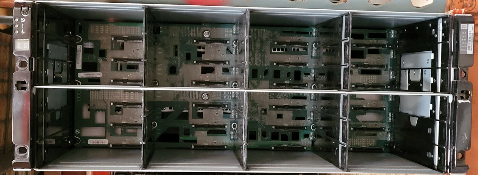 NetApp DS4246 Disk Array Shelf w/2x IOM6 Controllers 2x PSU;24x 3.5 Trays;JBOD
