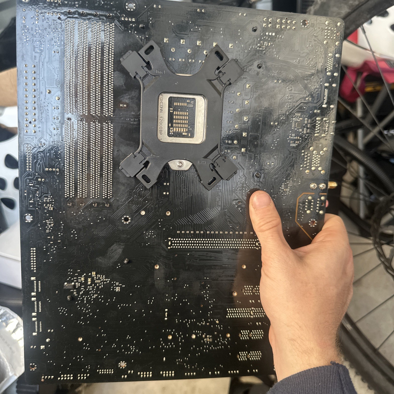 ASRock Z590 Phantom Gaming 4 motherboard & aftermarket cpu cooler intel