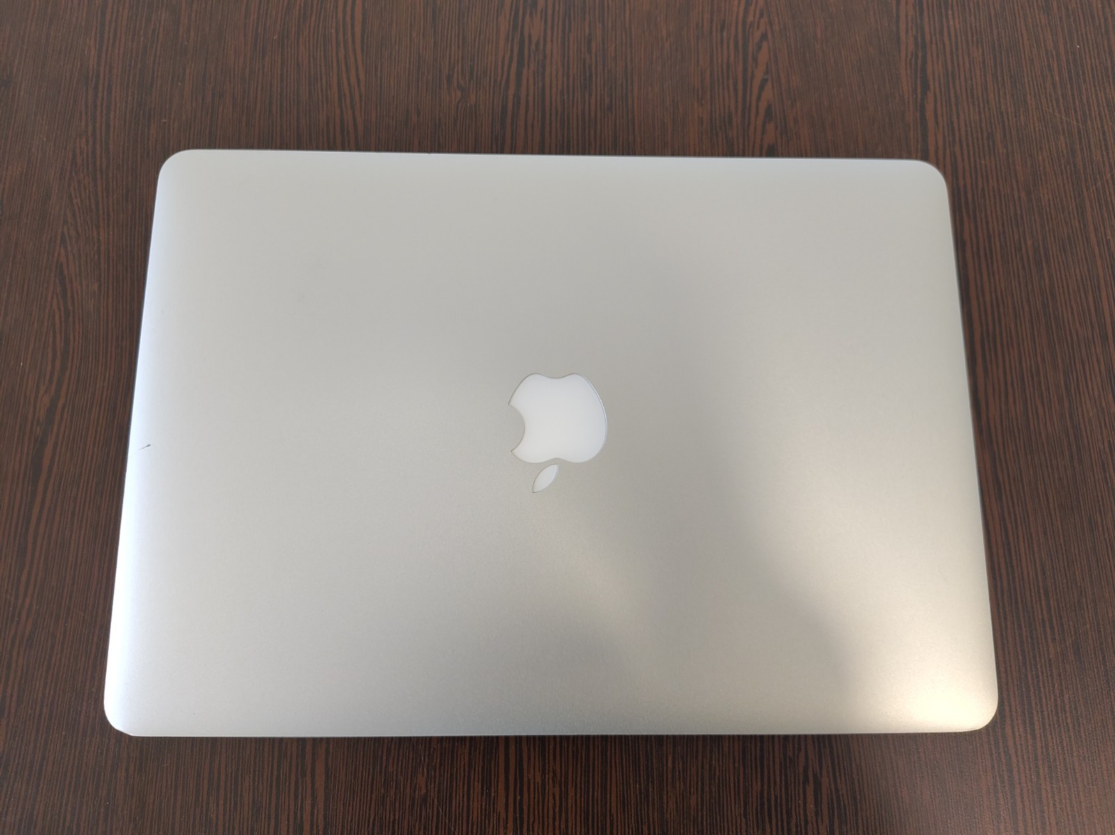 Apple MacBook Air 13.3” 2017 (256GB SSD, Intel Core i5 5th Gen 1.8GHz, 8GB RAM)