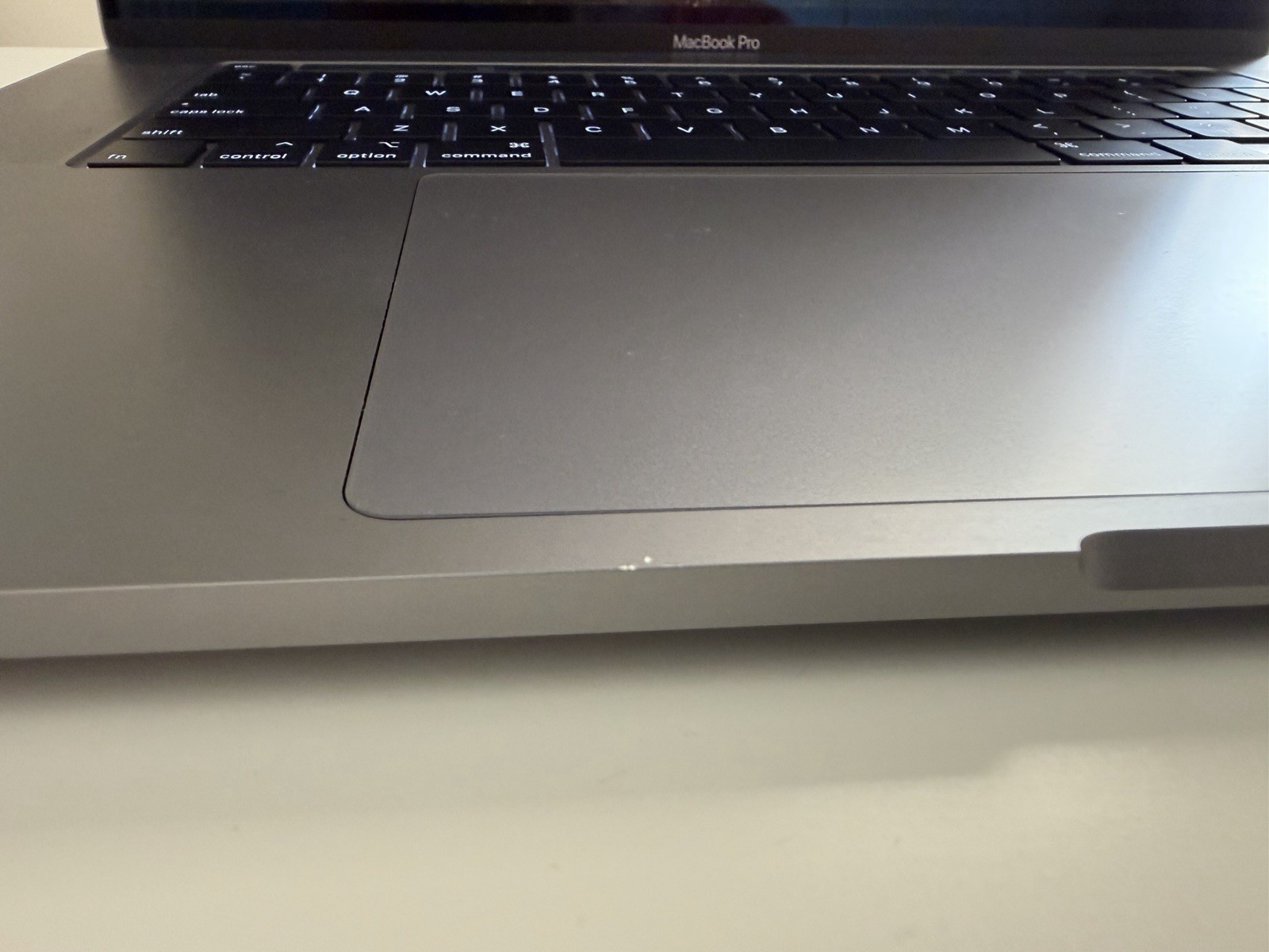 Apple MacBook Pro 16” 2019 i9 8-Core 32GB 2TB Radeon Pro 5500M A2141