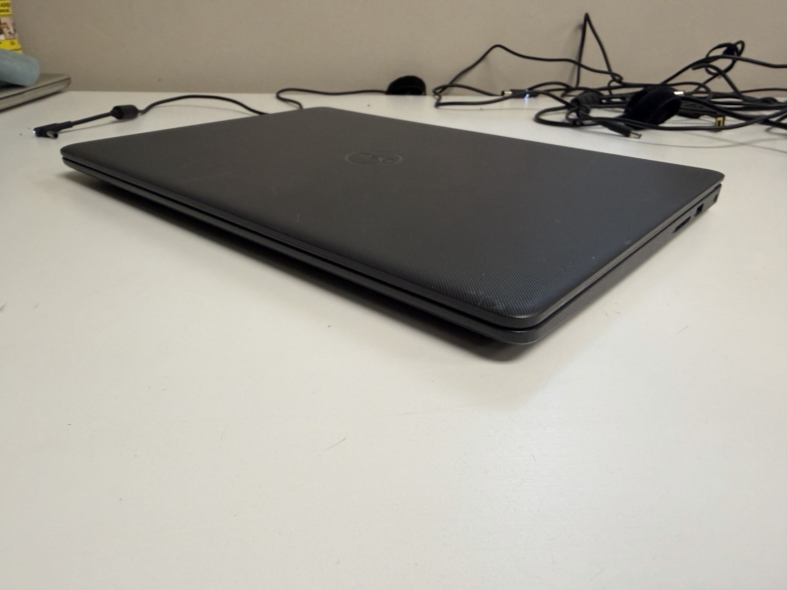 ✅ Dell Vostro 3400 ✅ 14″ FHD ✅ i5-1135G7 8GB RAM ✅ 256GB NVMe Win 11 Pro ✅ HDMI