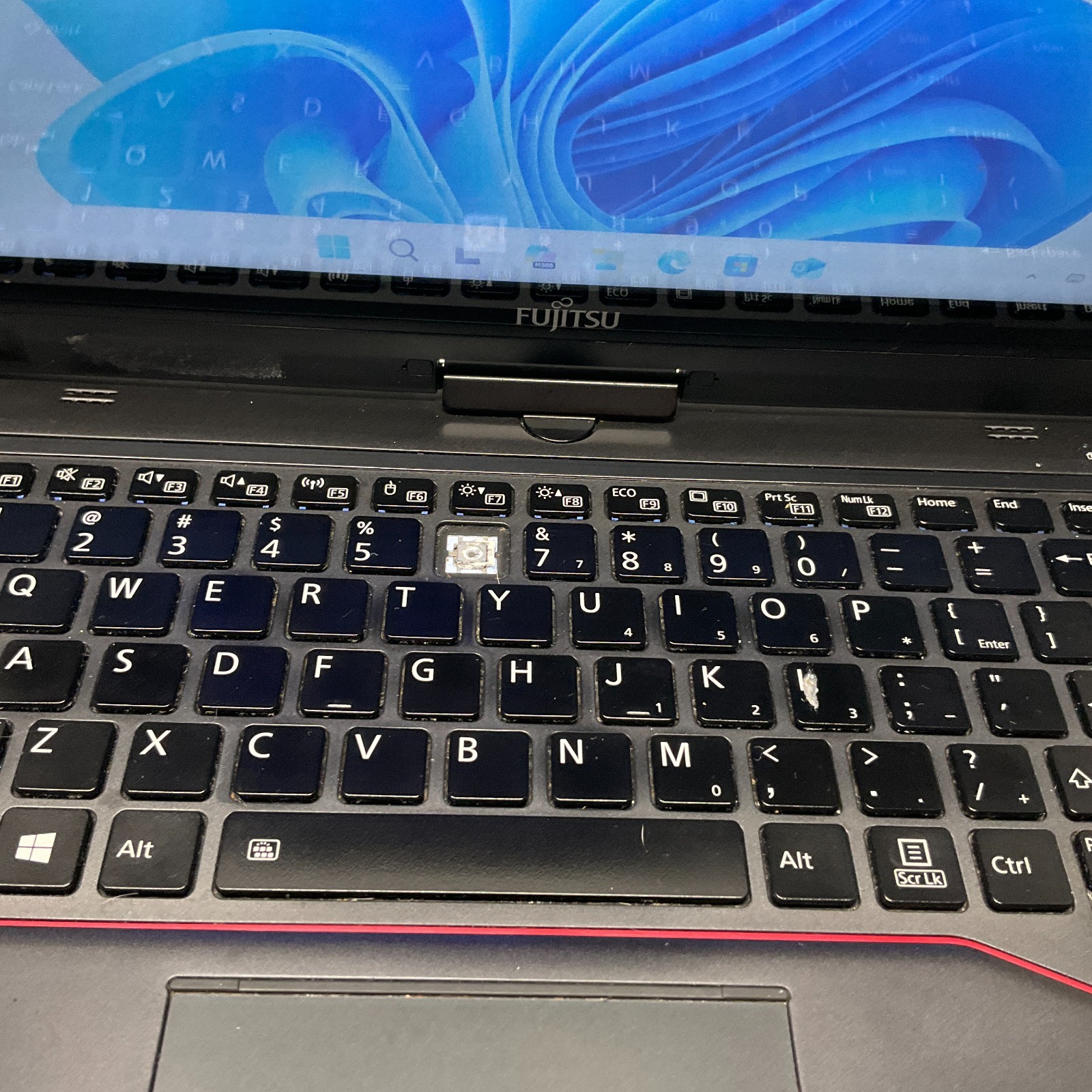 Fujitsu Lifebook T939 Laptop Intel Core i5-8265U @ 1.60 GHz 8GB 256GB SSD READ