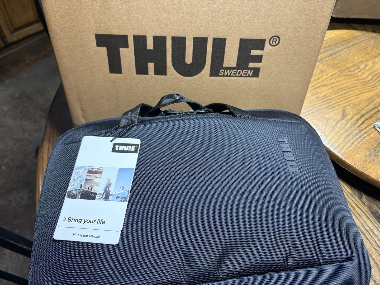 Thule 14″ Laptop Attaché Padded Nylon Black Case for 14 in Macbook/ 10.9” Tablet