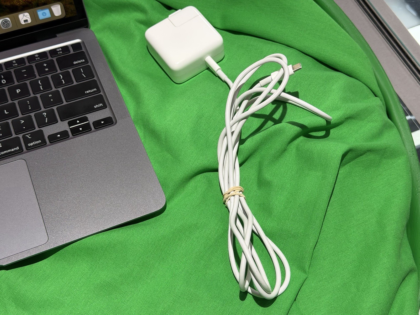 2020 Apple MacBook Air 13.3″ M1 7C GPU 3.2GHz 8GB RAM 256GB SSD