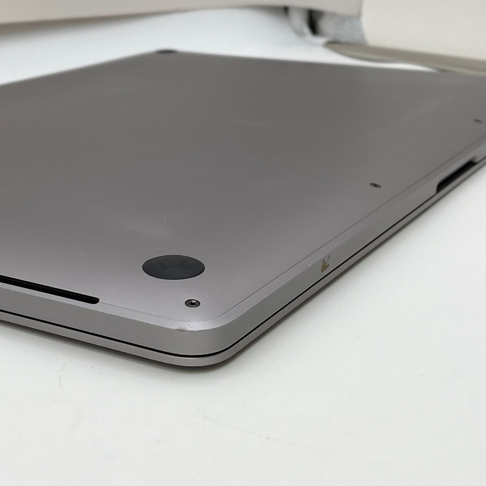 Apple MacBook Pro 16″ Intel Core i7 16GB RAM 1TB SSD – Gray A2141 – Fair Cond.