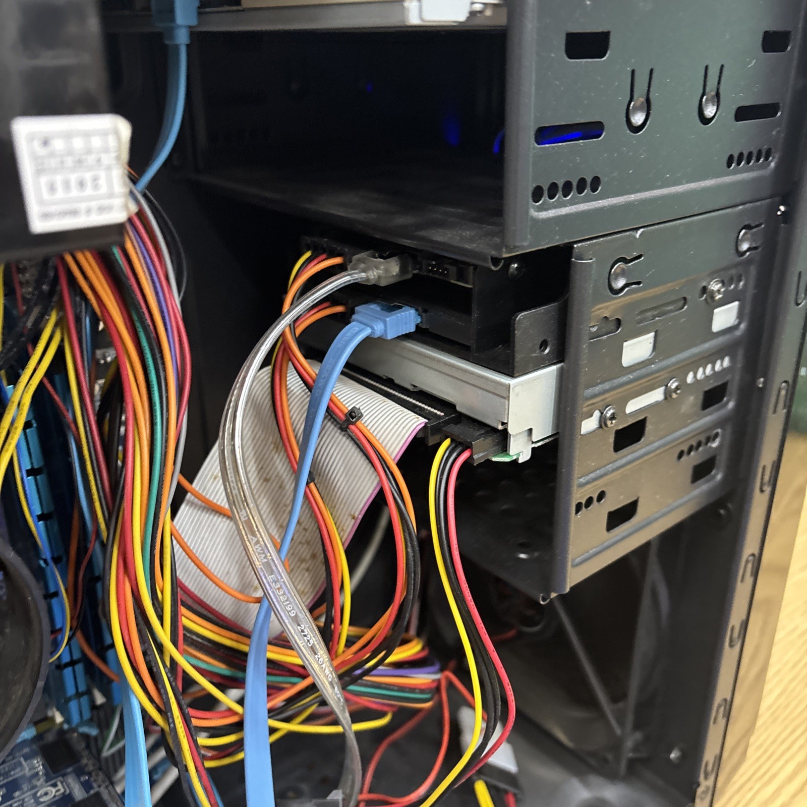 Custom Desktop PC ***Unknown Specs – Turns On***Parts/Repair