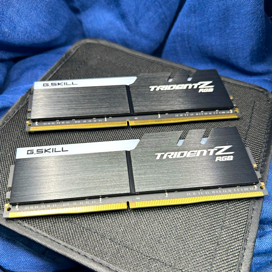 G.SKILL Trident Z RGB 32GB (2x16GB) DDR4-3600 DIMM XMP 2.0 F4-3600C18D-32GTZR