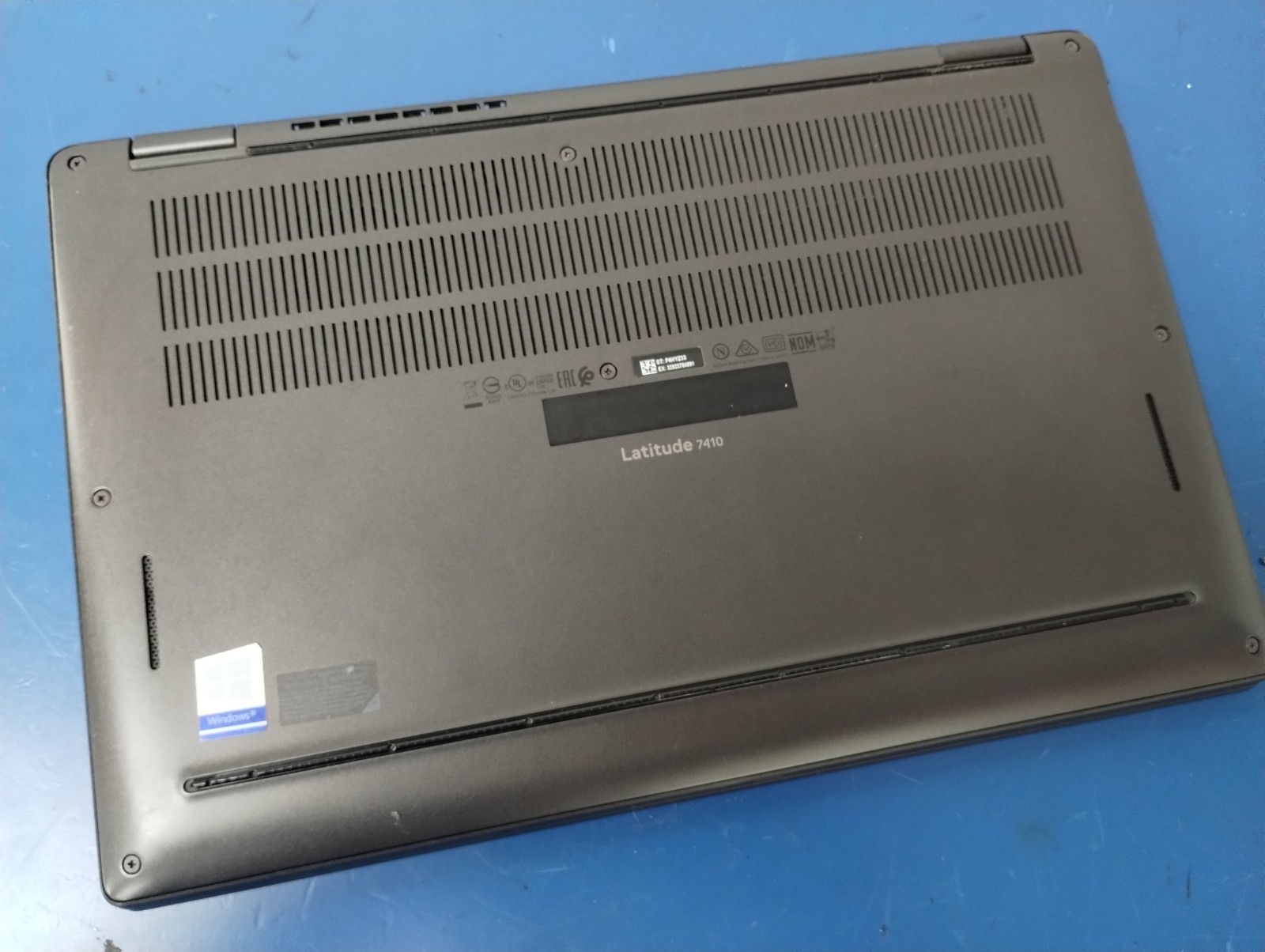 DELL LATITUDE 7410, Intel Core i7-10610U, 1.80 GHz, 16 GB RAM, 256 GB M.2