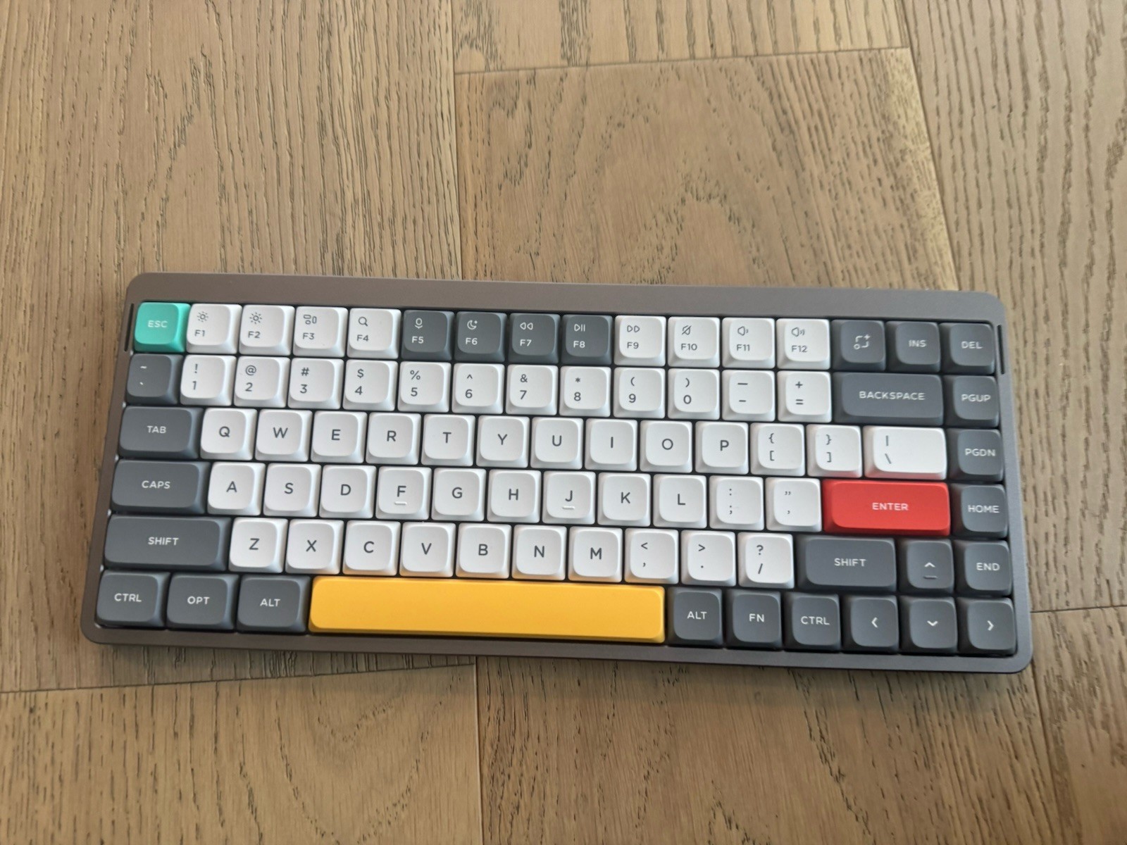 Nuphy Air75 V2 Mechanical Wireless Keyboard Lunar Grey Red Switches. No Dongle