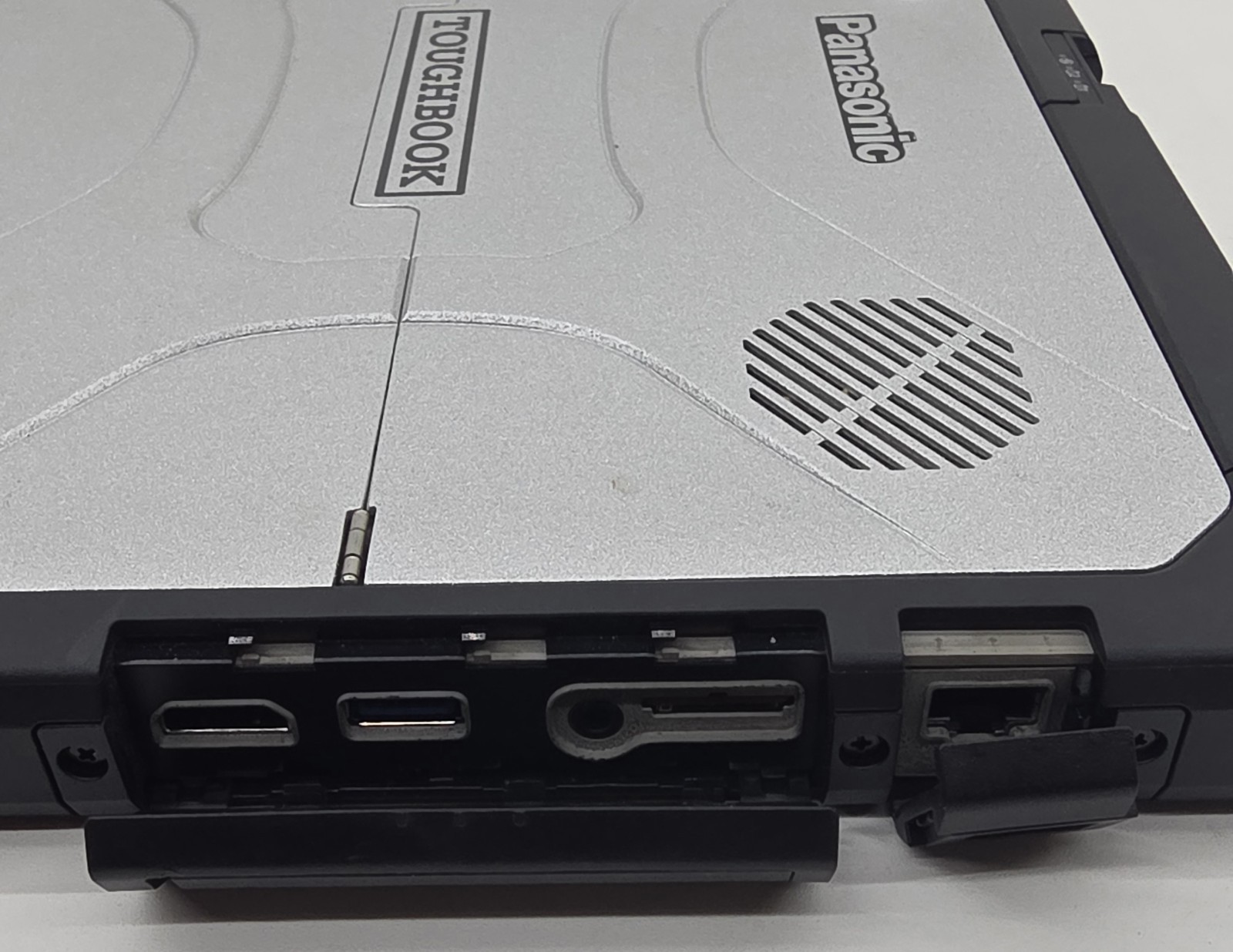 *Panasonic Toughbook CF-33 Rugged i5-7300U 2.6Ghz 8gb 256gb SSD CF-33AFHAZVM