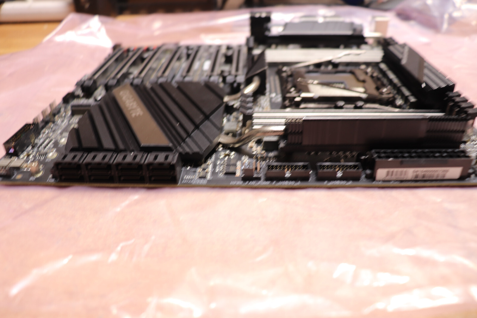 GIGABYTE X299-WU8 Intel X299 DDR4 LGA 2066 E-ATX Motherboard READ PARTS