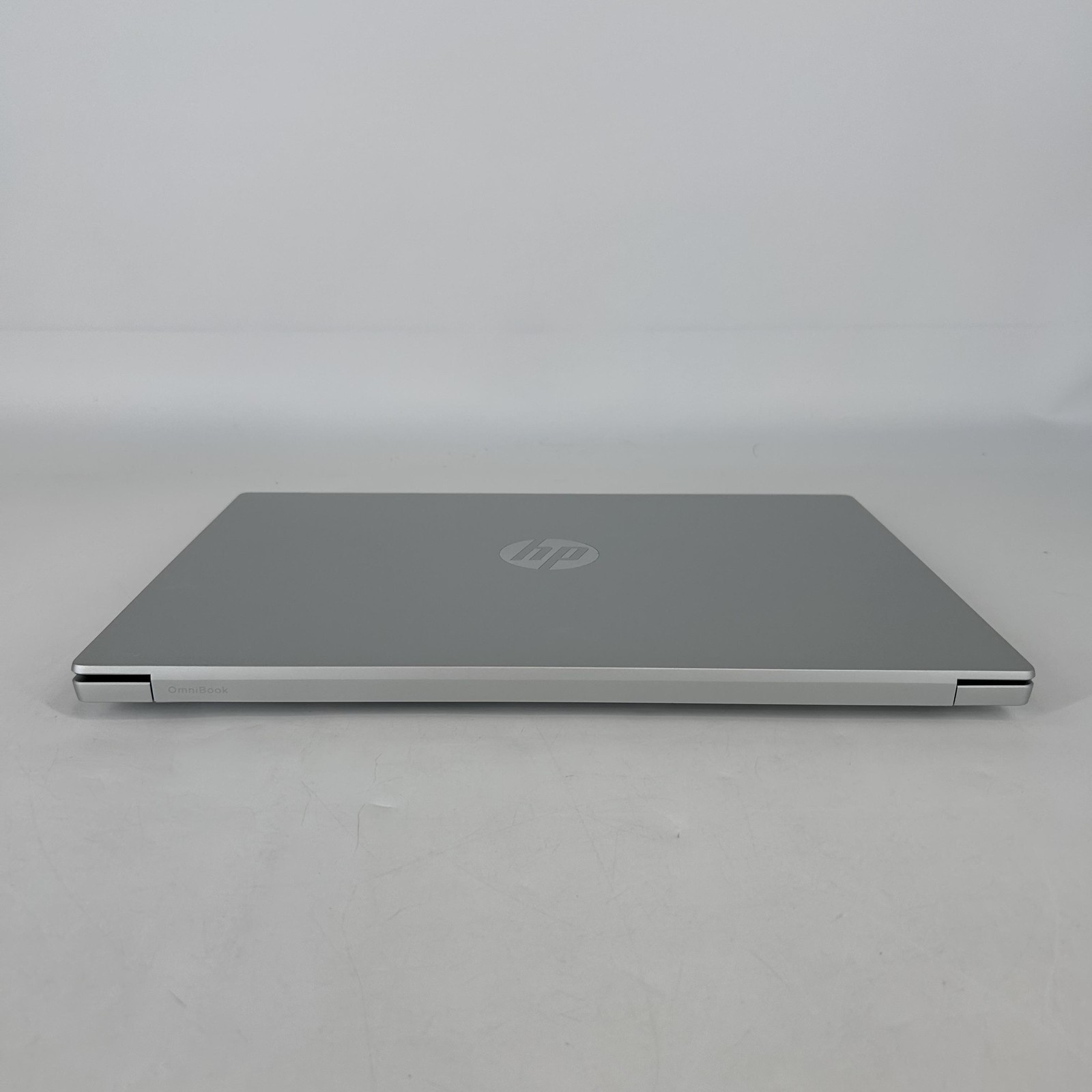 HP OmniBook 5 16 2023 Glacier Silver 2K 1.3 GHz i5-1334U 8GB 512GB SSD Excellent