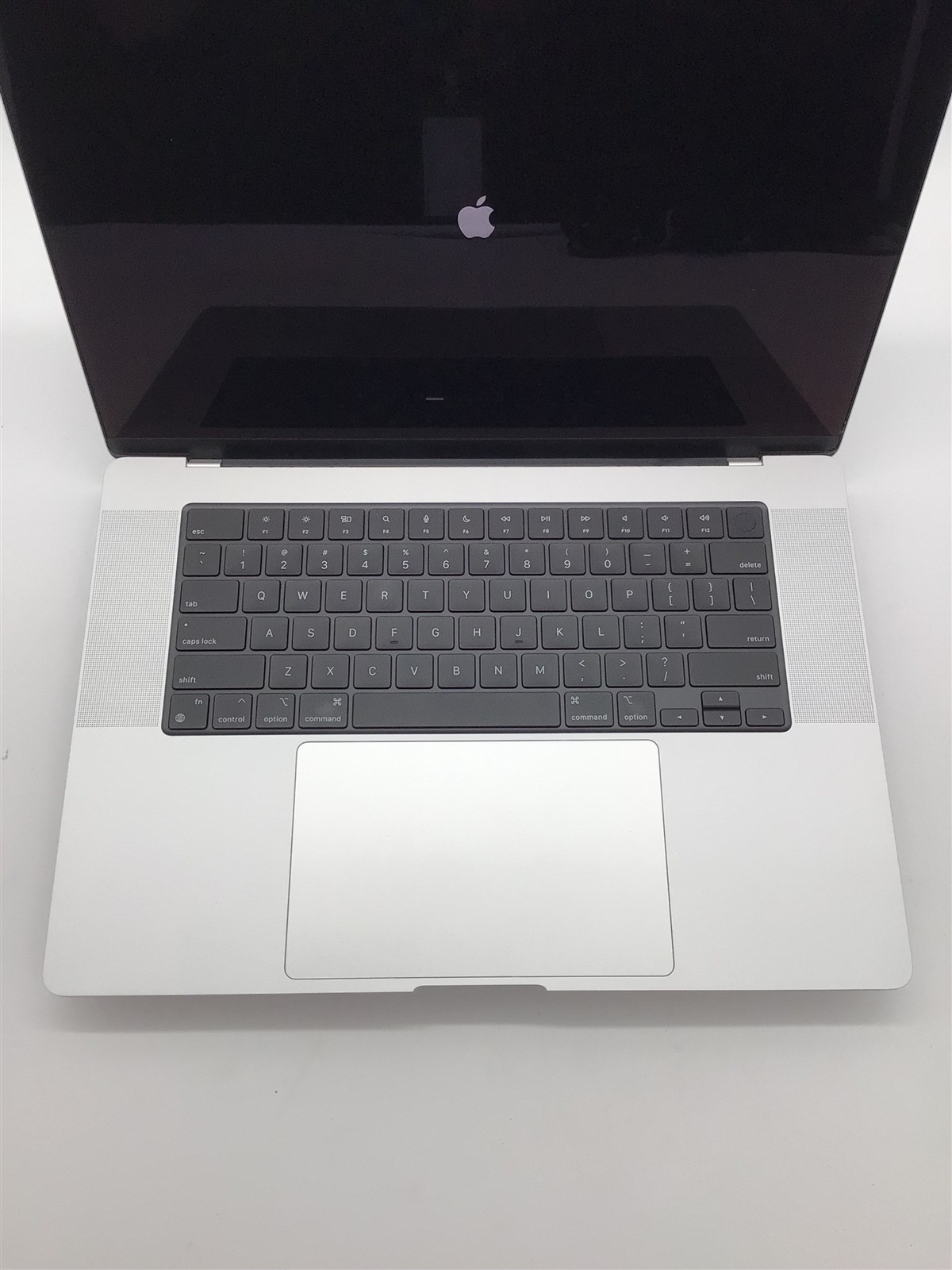 Apple MacBook Pro 16″ A2485 M1 Pro/16GB RAM/512GB SSD – MacOS Tahoe