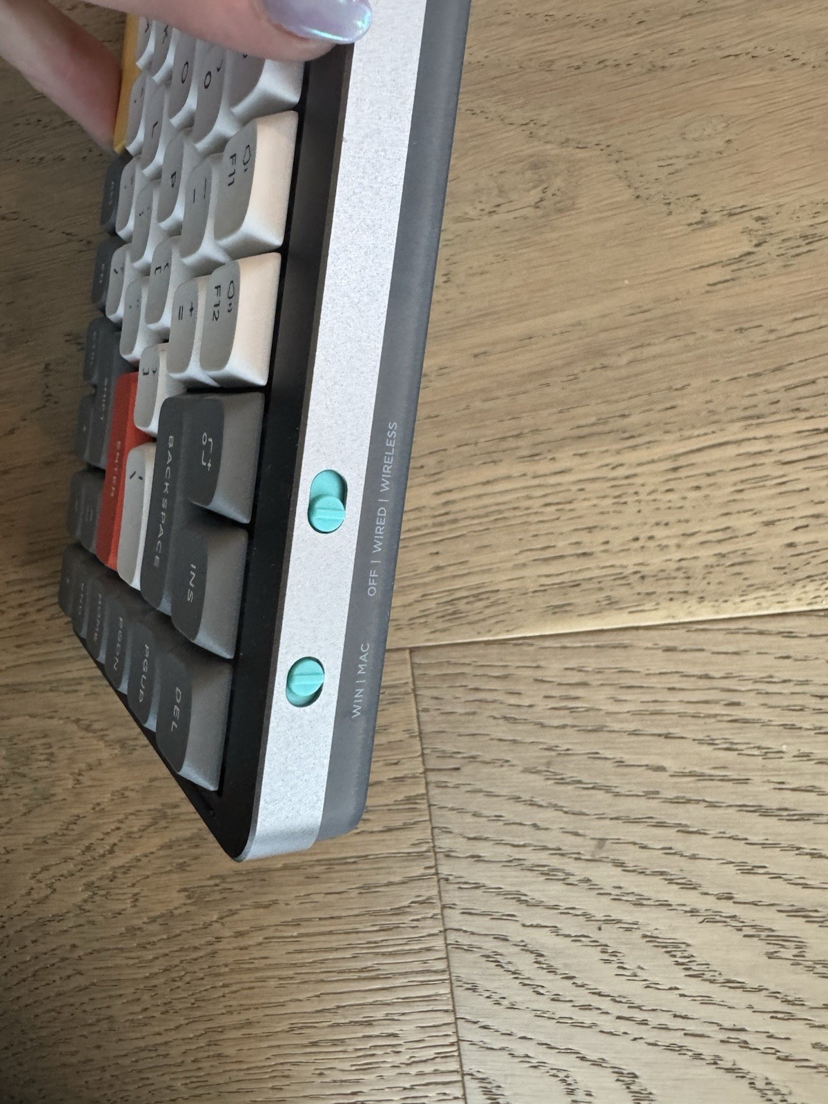 Nuphy Air75 V2 Mechanical Wireless Keyboard Lunar Grey Red Switches. No Dongle
