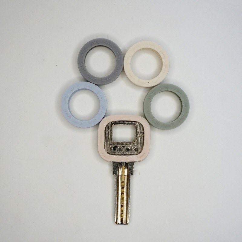 Random Color Key Rings Set Suitable for Quick Key Recognition and Organization