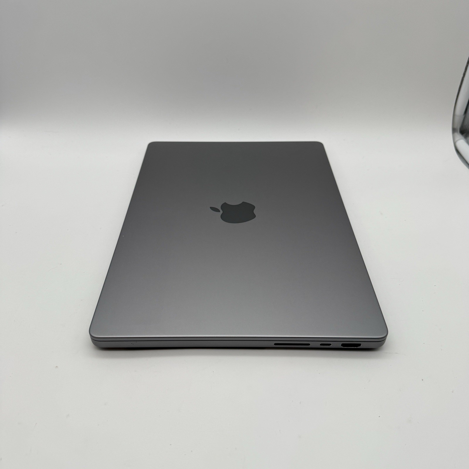 Apple MacBook Pro 2021 14″ A2442 M1 Pro 10 CPU/16 GPU Cores | 16GB RAM | 1TB SSD