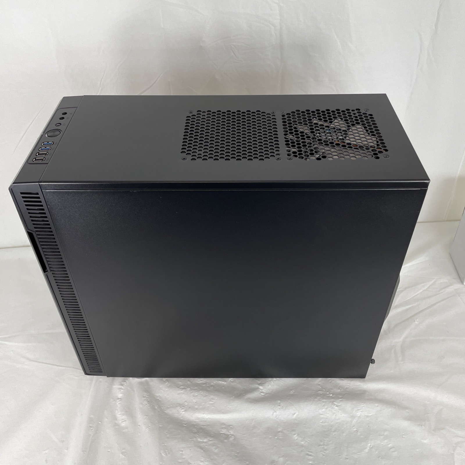 Fractal Design Define R4 | Asus P8Z77-V Pro | i5-3570K 3.40GHz | 16GB RAM NO OS