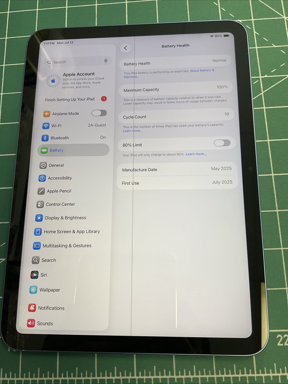 Apple Ipad 11th generation 256gb Read Description