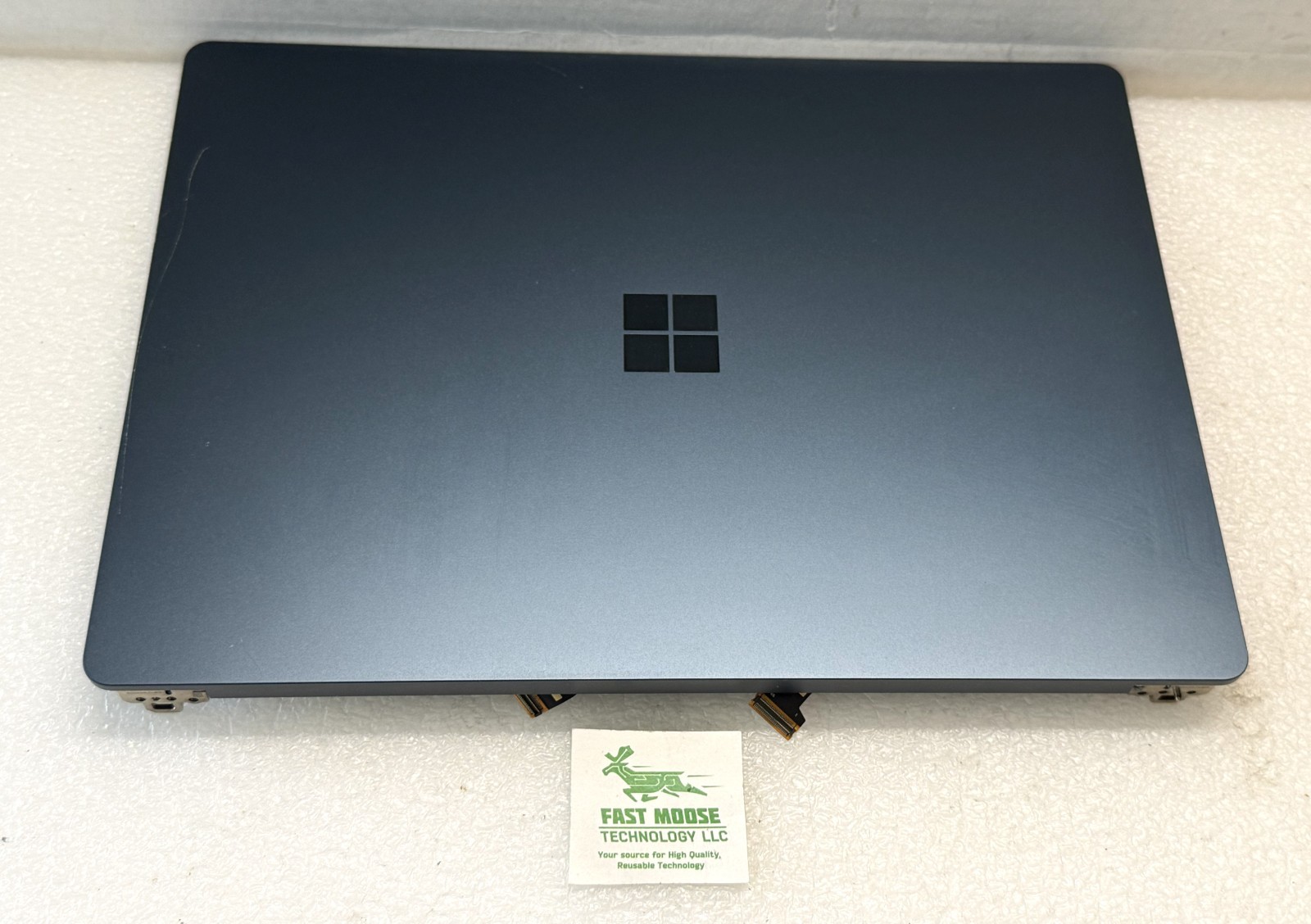 Microsoft Surface Laptop 2 13.5″ 1769 Touch Screen 2256 x 1504 Blue Grade B