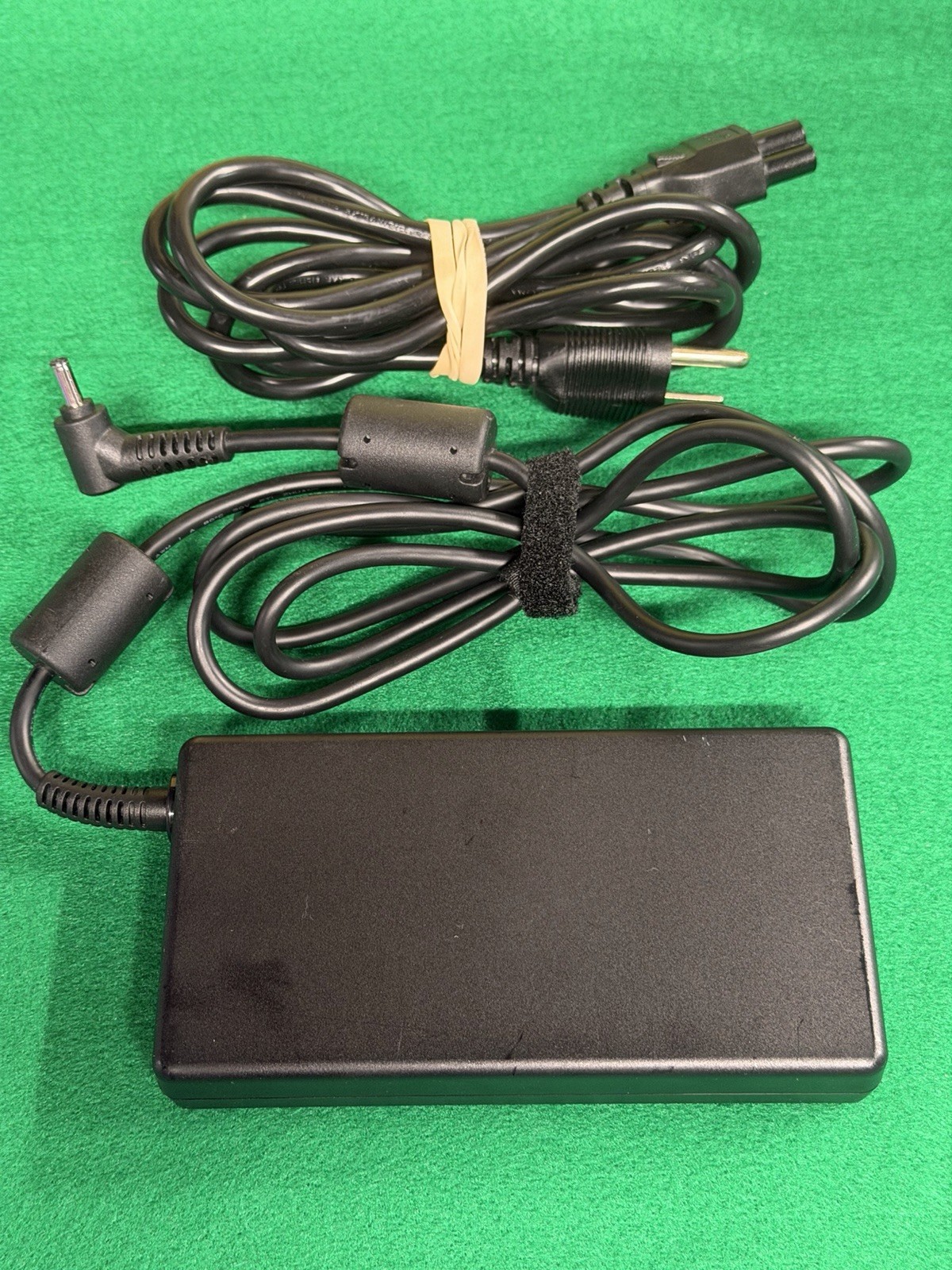 Chicony A21-200P2B 20V 10A 200W AC Power Adapter Charger for MSI Katana -RS