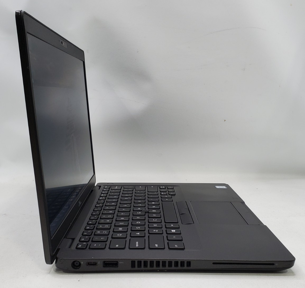 Dell Latitude 5400 14″ Core i7-8665U @ 1.90GHz 8GB RAM 125GB SSD Windows 11 Pro.