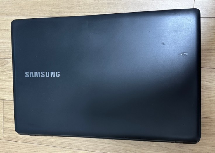 Used Samsung NT371B5L i5-6300HQ / 16GB RAM / 256GB SSD / 15.6″ / Win10 / Black