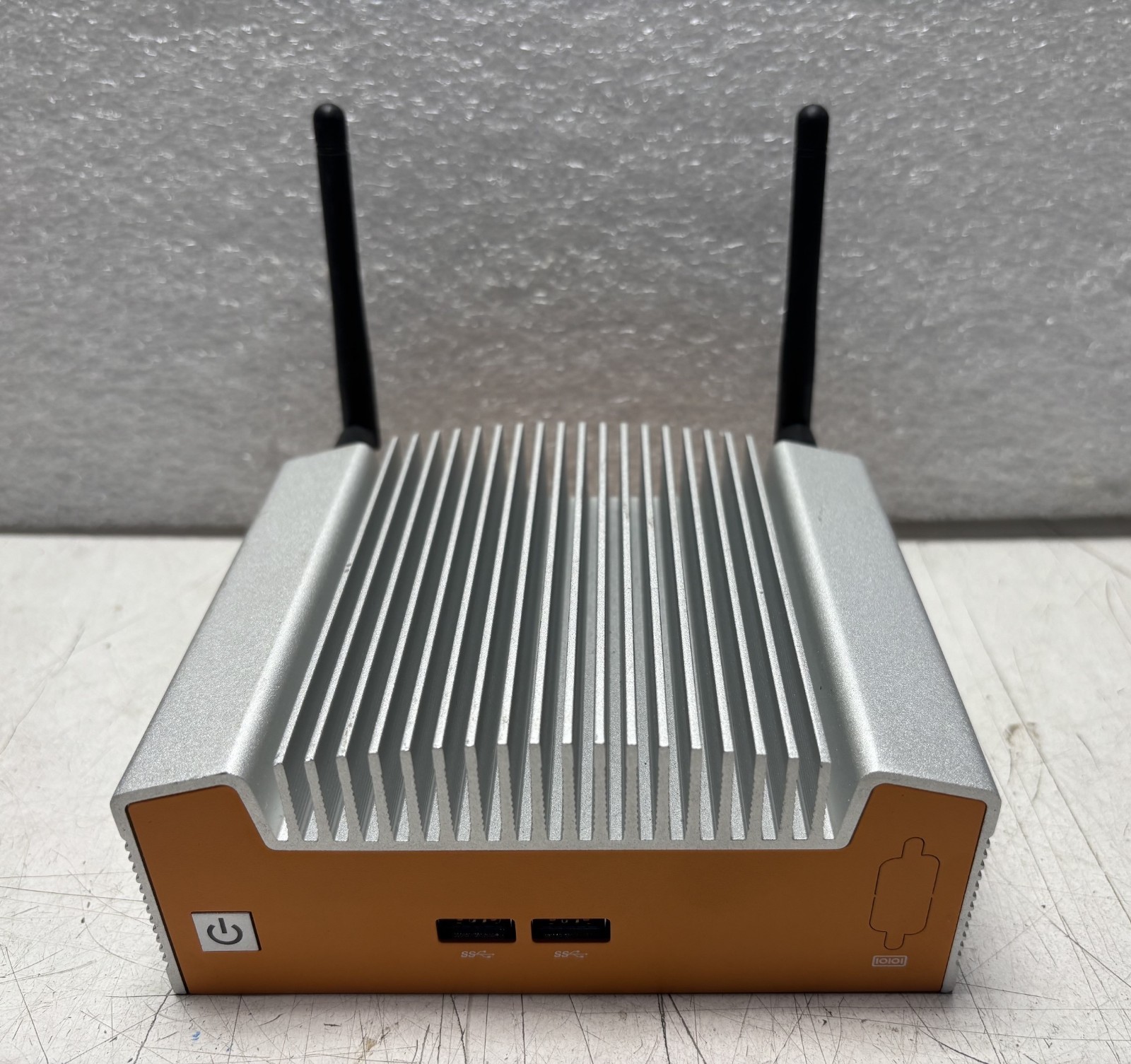 Onlogic Intel NUC7i7DNB Intel Core i7-8650U 1.90GHz 32GB 128GB SSD NO OS