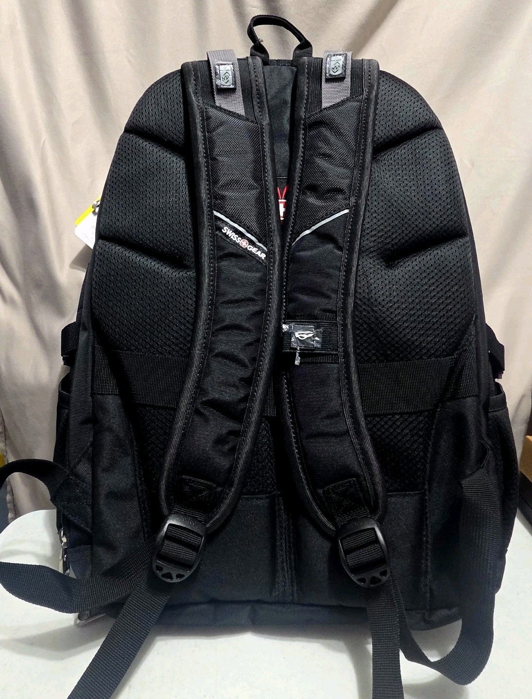 SWISSGEAR 1900 ScanSmart Laptop Backpack 18.5″, Fits Most 17-Inch Laptops 31L