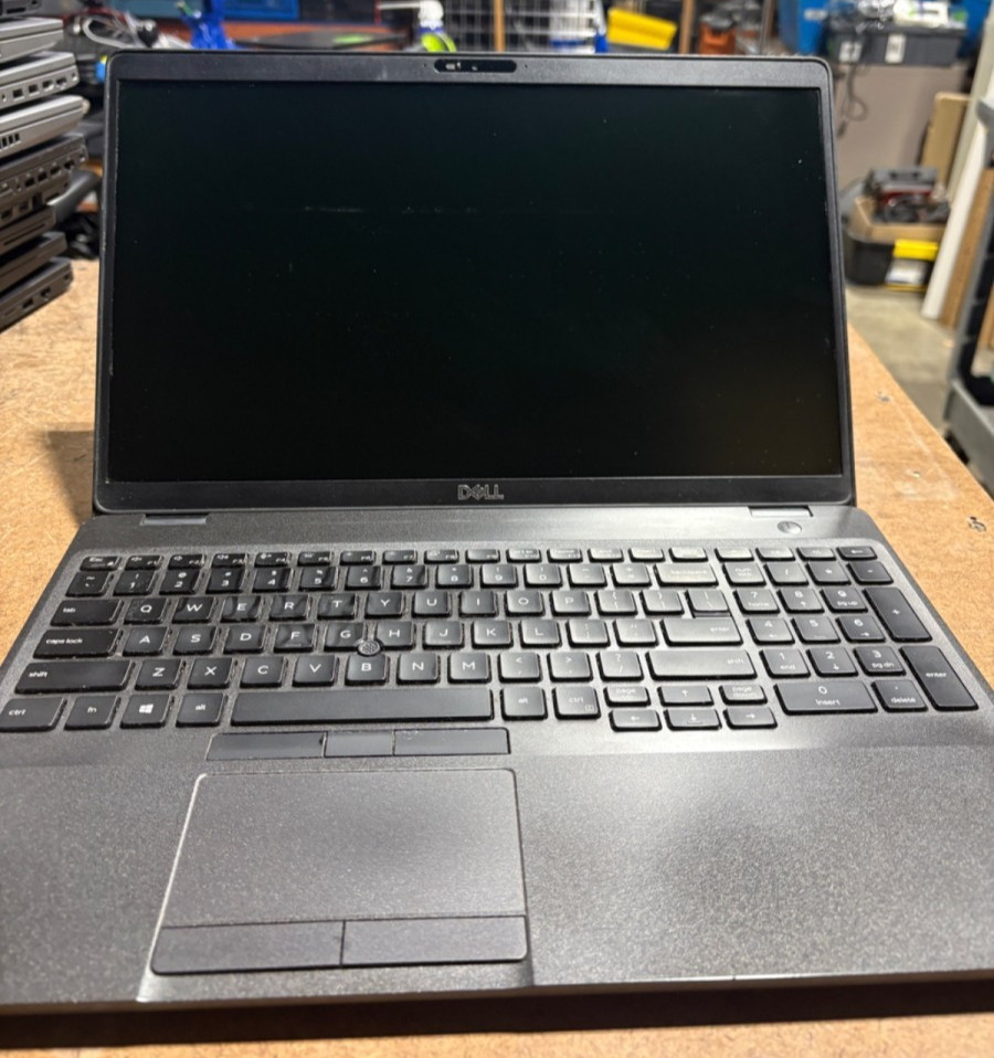 Dell Latitude 5500 15.6″ i5-8365U 16GB RAM 256GB SSD No OS/Charger