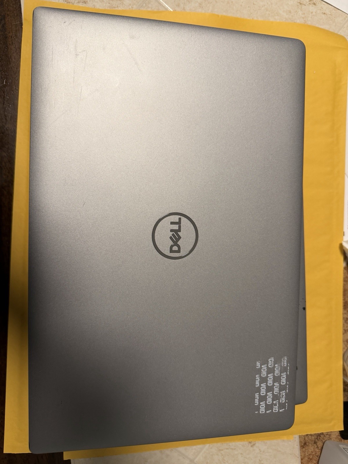 Dell 15.6″ Precision 3571 i7-12700H 2.4GHz 16GB RAM 512GB SSD No ac