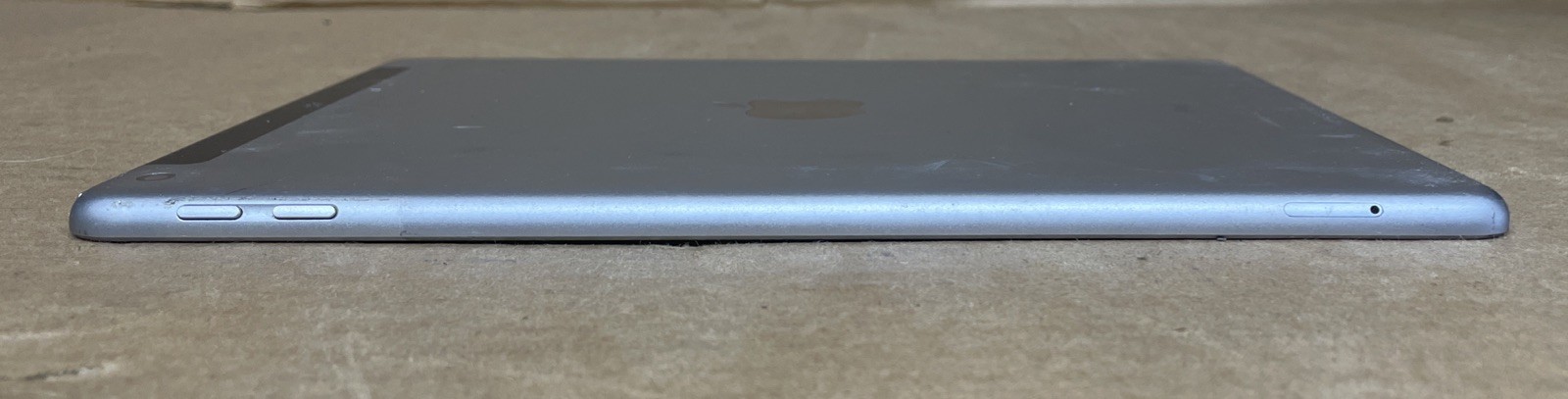 Apple iPad 6 9.7in Tablet 32GB Wi‑Fi Space Gray iOS 17.7.10 A1954 MR6Y2LL/A