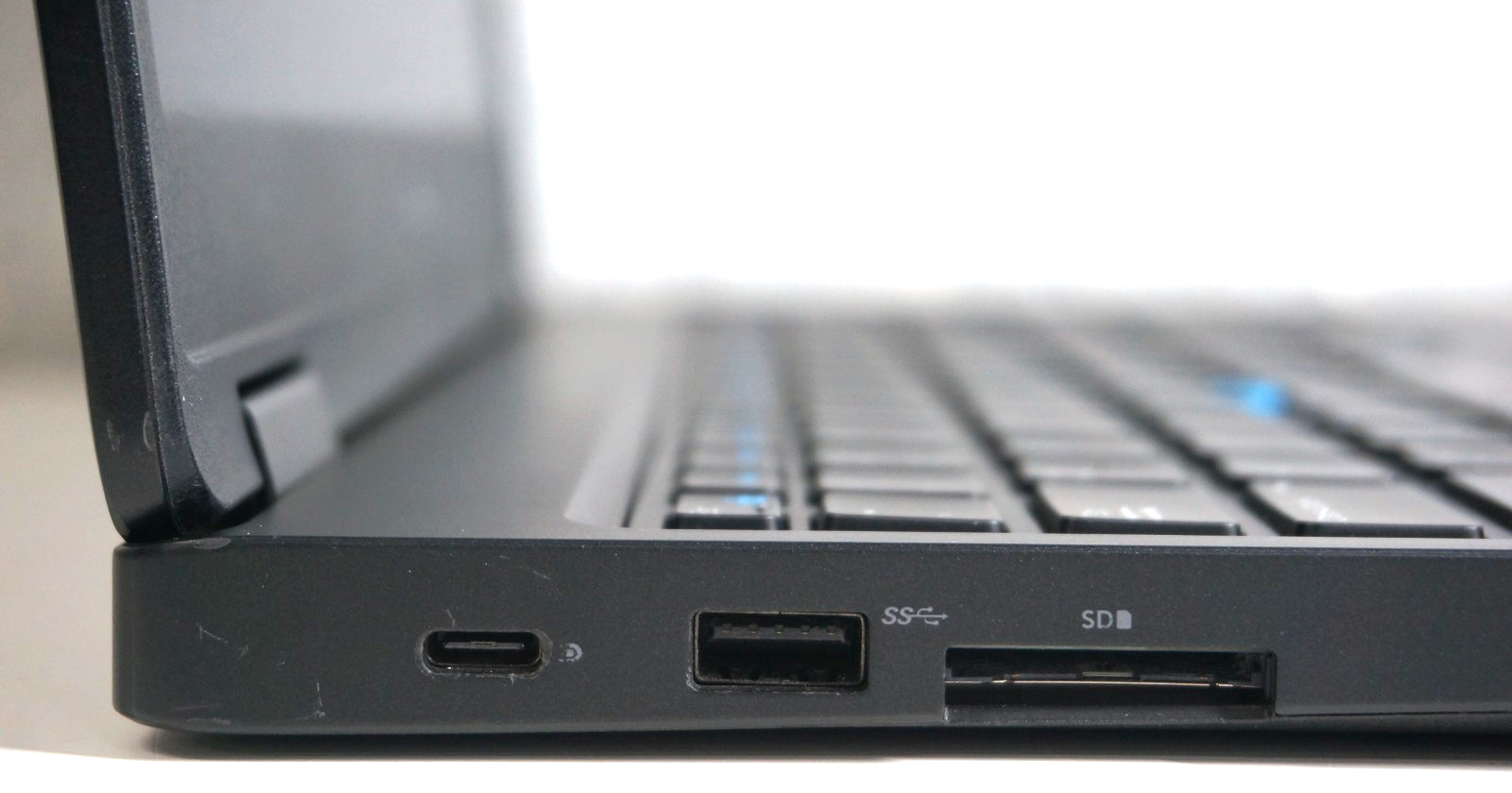 Dell Latitude 5590 Intel Core i7-8650U @1.90GHz 16GB RAM No HD/No OS/No Battery
