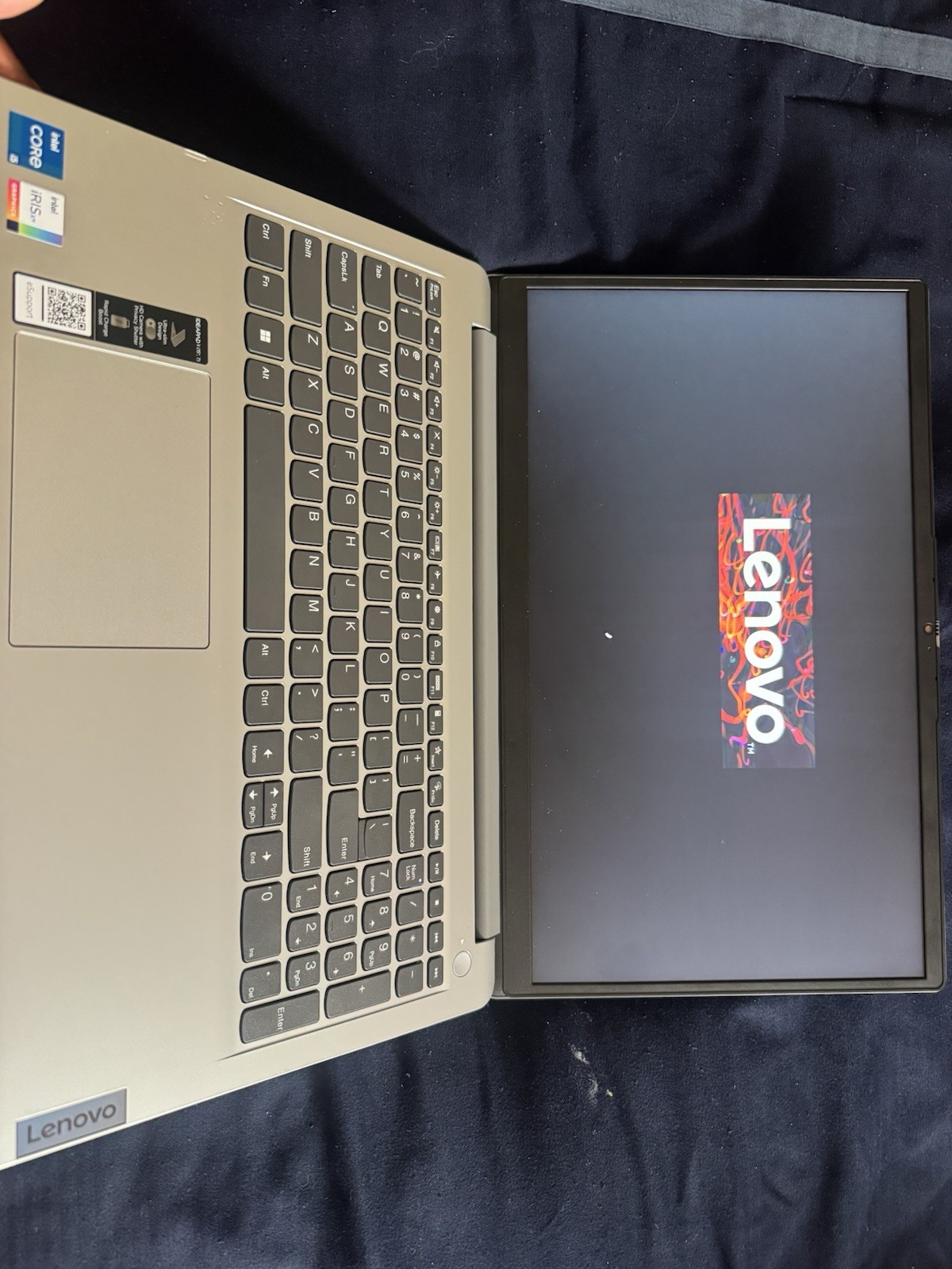 Lenovo IdeaPad U530 15.6″ Intel Core i5-1335U 16GB RAM Windows 11 Home Silver