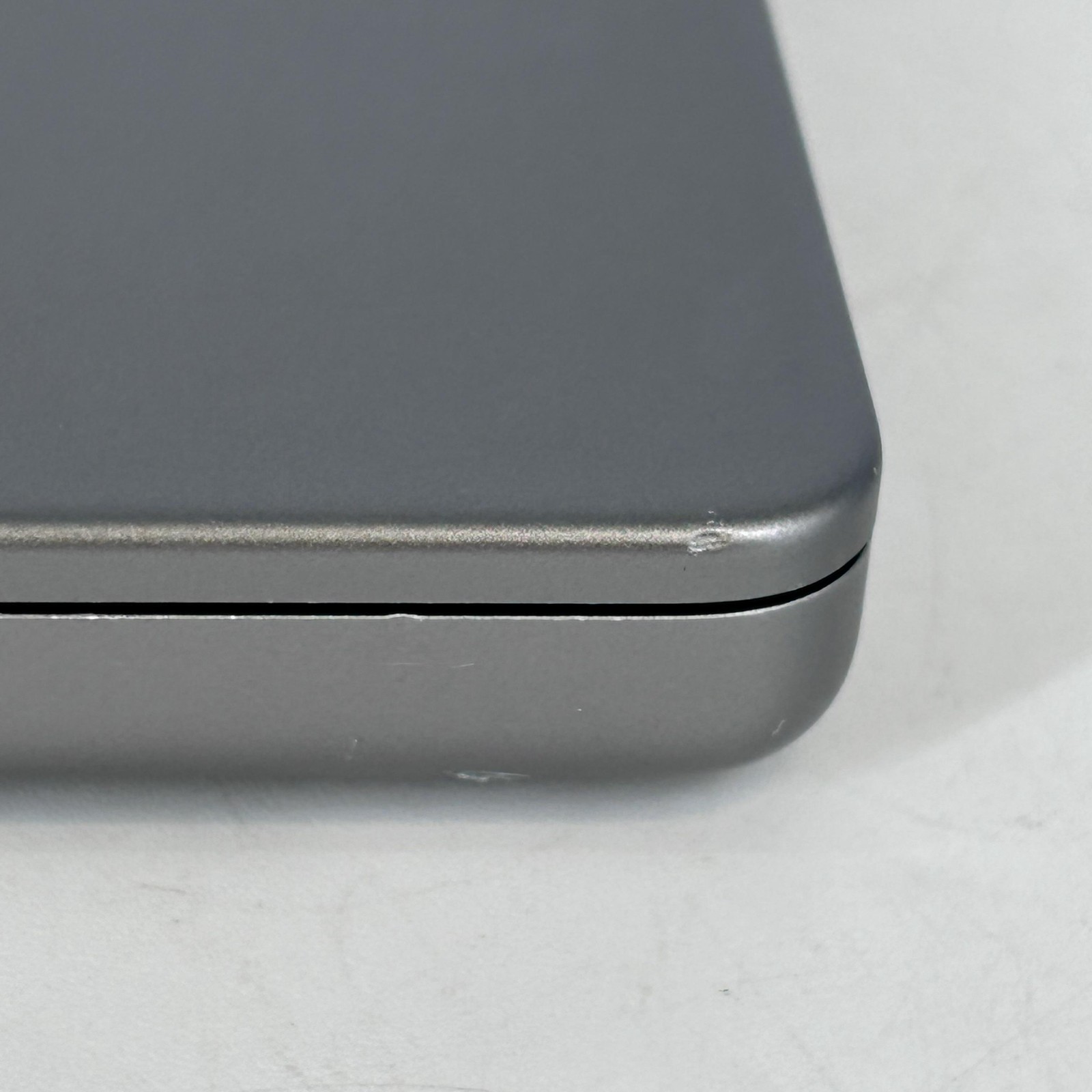 MacBook Pro 16 Gray 2021 M1 Pro 10-Core CPU 16-Core GPU 16GB 512GB Pink Hue