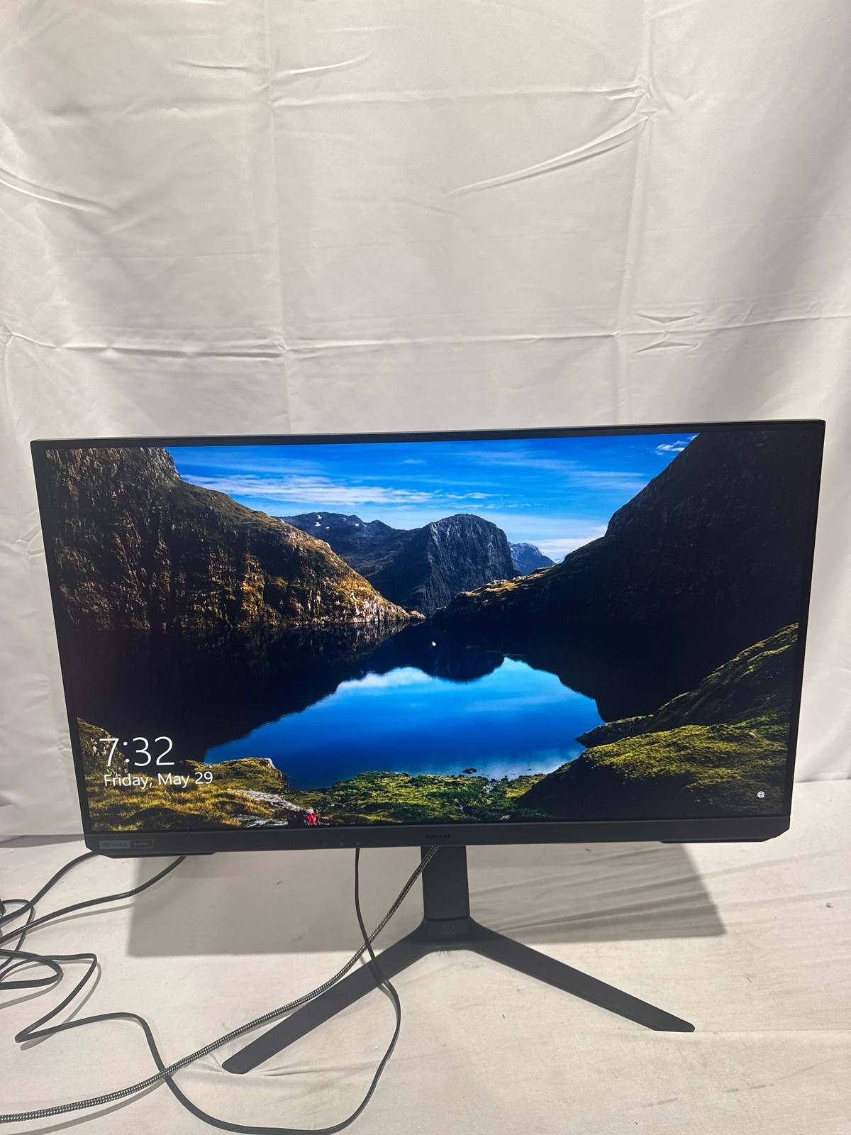 Samsung Odyssey G7 28in Gaming Monitor 4K UHD 144Hz 1ms IPS HDR400 Black