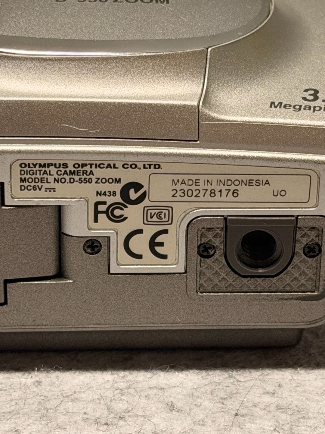 Vintage Olympus Camedia D-550 Zoom 3.0 Megapixel Digital Camera (works)