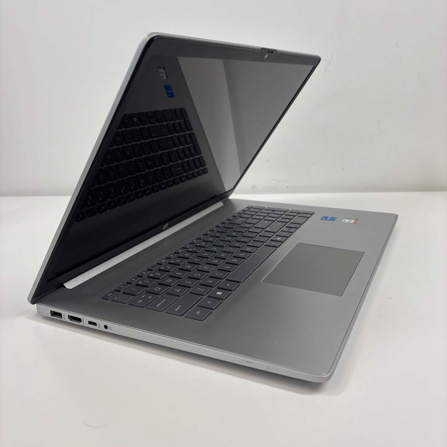 HP Laptop 17-CN3123NR 17.3″ i5-1335U 1.3GHz 16GB RAM 512GB SSD