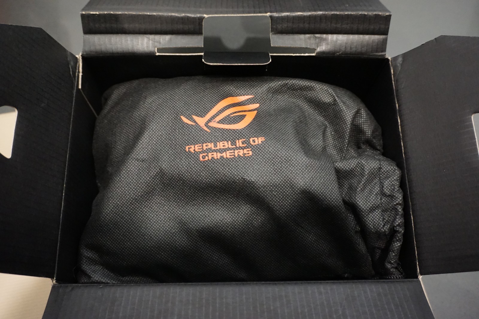 ASUS ROG Thor 1200W Platinum ATX Modular Power Supply RGB 80 PLUS