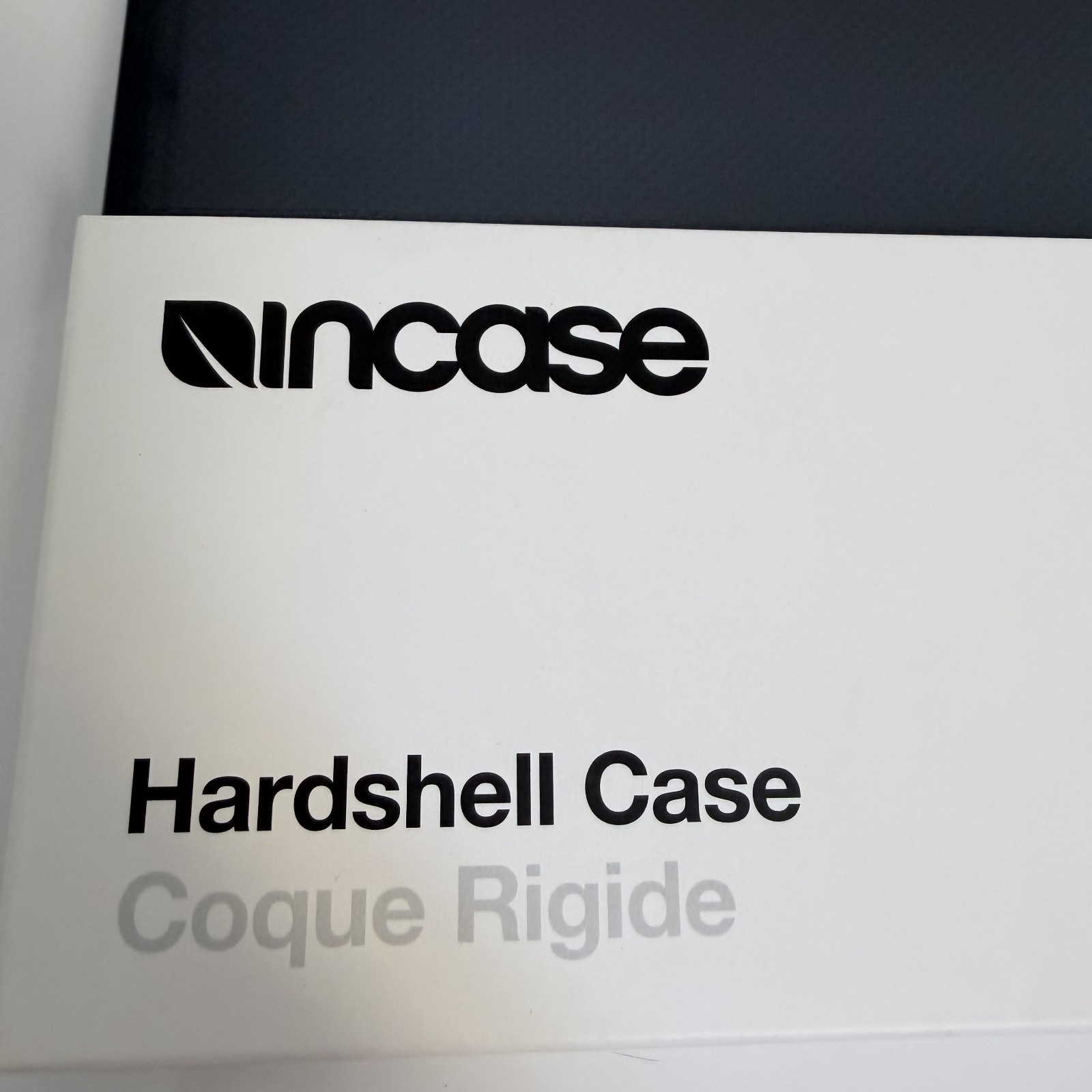 New Incase Hardshell Case for 2019 16″ MacBook Pro Black INMB200679-BLK