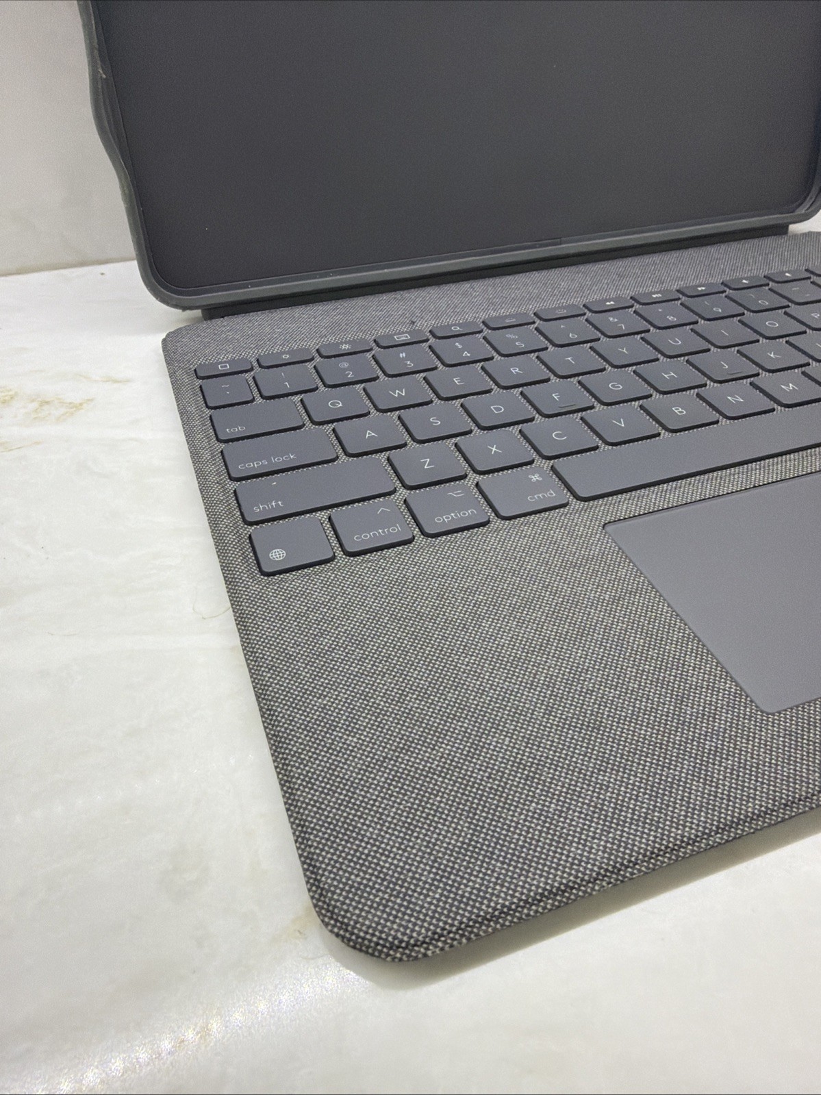 Logitech Combo Touch Keyboard Case w/ Trackpad for iPad Pro 12.9″ 5th & 6th Gen