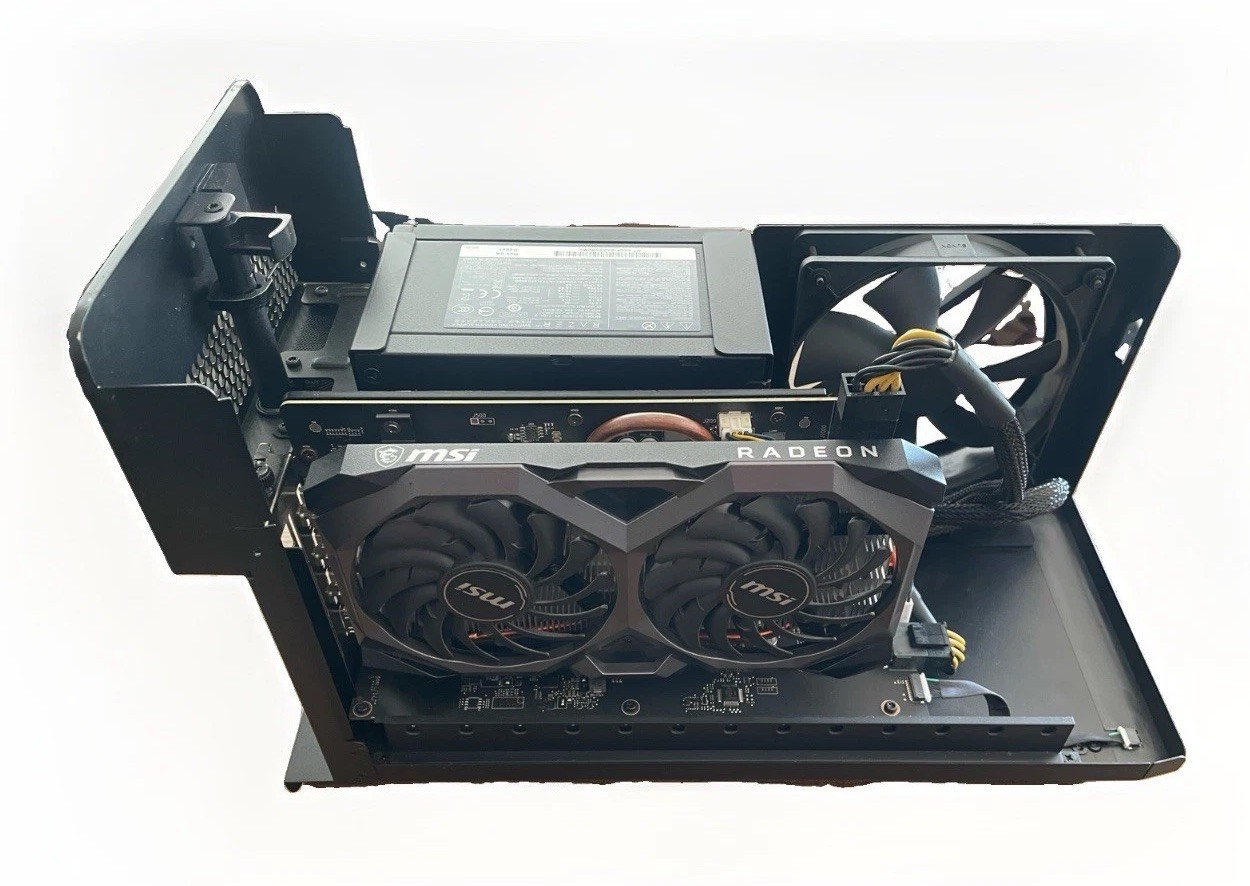 Razer Core X Chroma eGPU + AMD RX 5500 XT 8GB SAPPHIRE Bundle