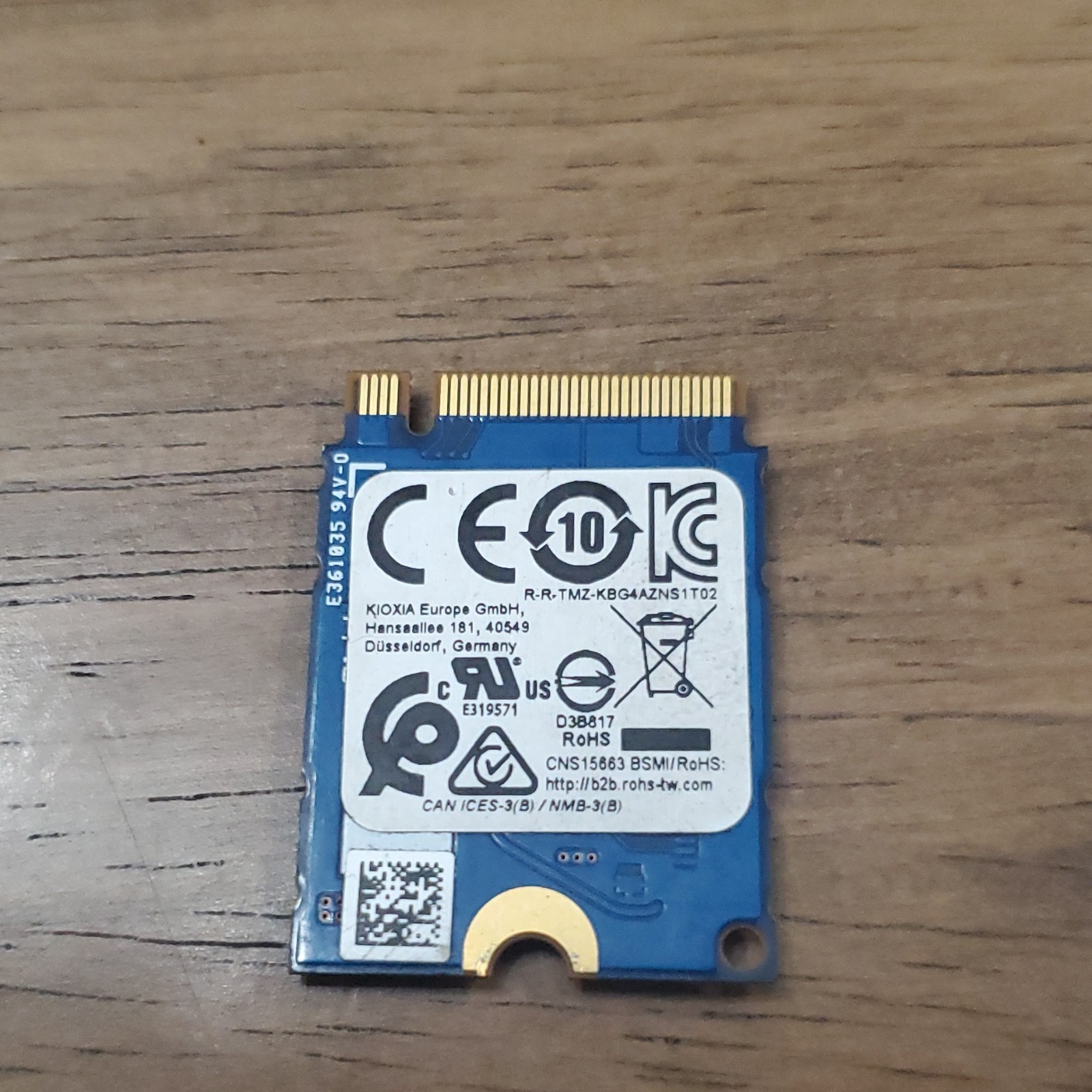 KIOXIA KBG40ZNS256G 256GB NVMe M.2 2242 Internal SSD Solid State Drive