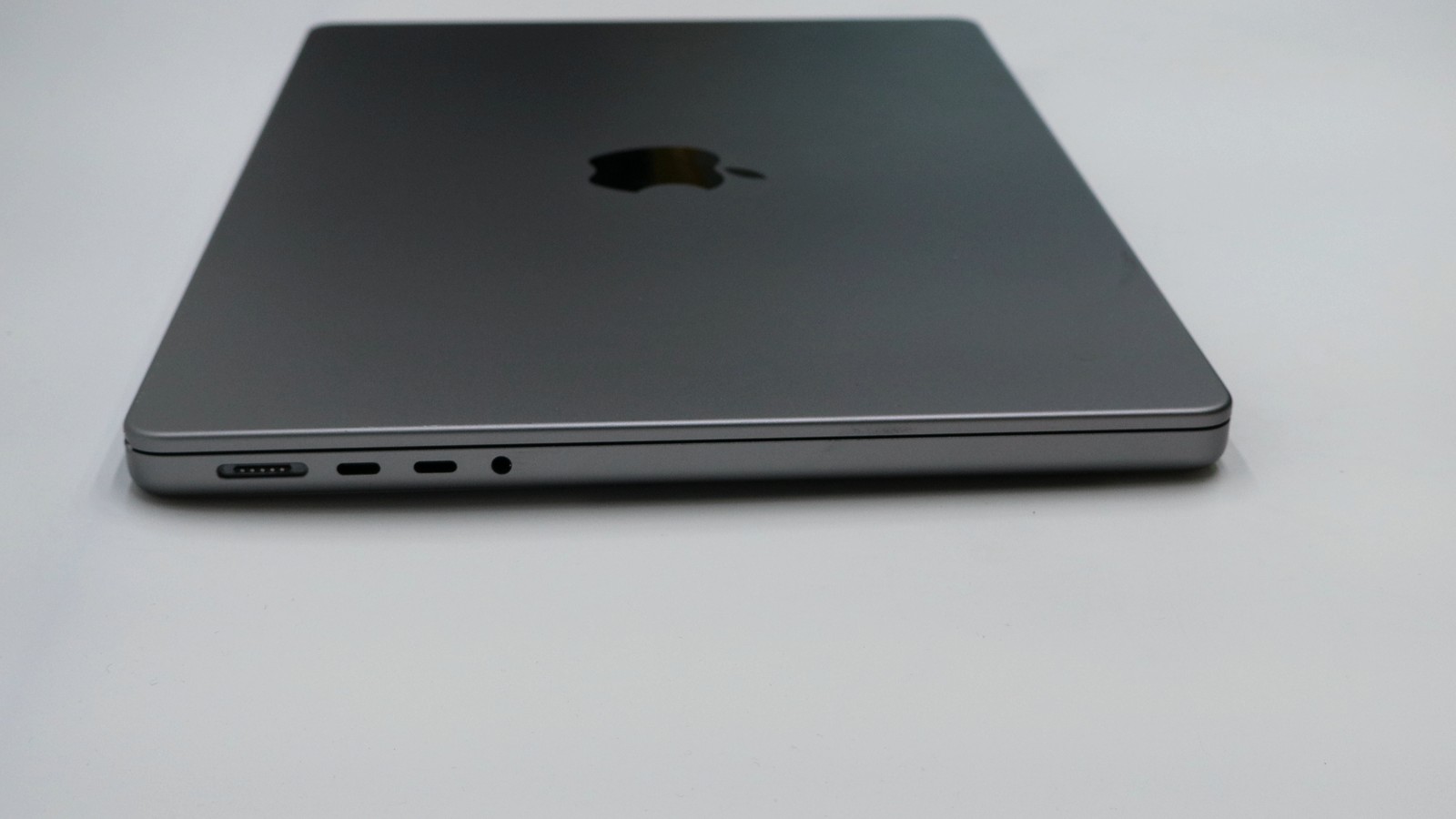 Apple MacBook Pro 14 M1 Max 10-Core 64GB 512GB Gray 2021 – Used Very Good