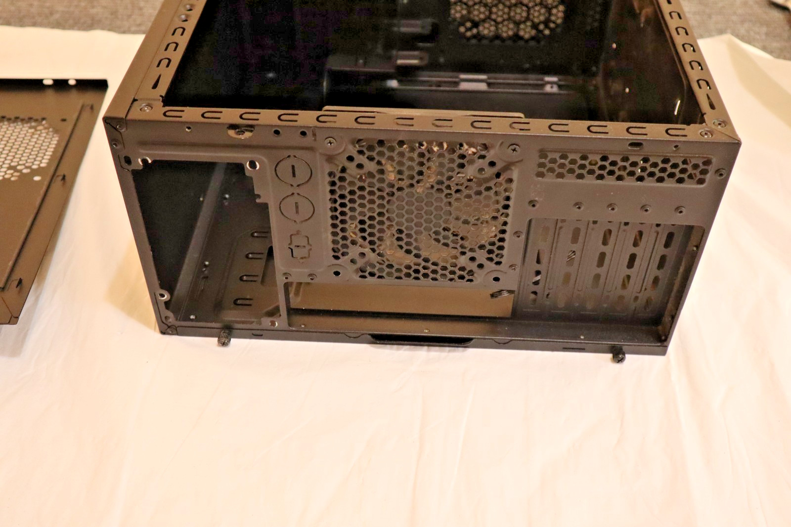ACE Gaming Computer Case Empty Chassis with 120mm Fan ~14-1/4″ x 15-1/2″ x 7-1/4