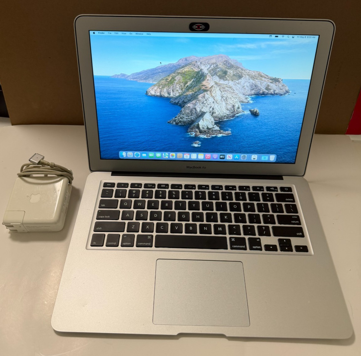 Apple MacBook Air 13″ (128GB SSD, Intel Core i5 5th Gen., 1.6 GHz, 8GB) Laptop