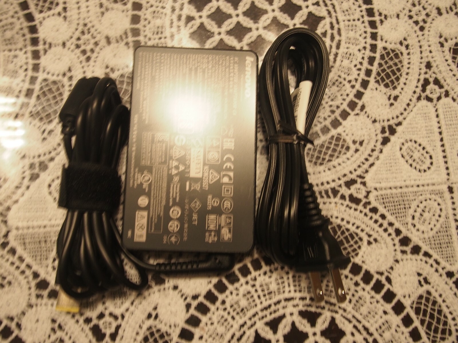 Original Lenovo ThinkPad 65W Slim AC Adapter (Slim Tip) US/Canada/Mexico 0B47455