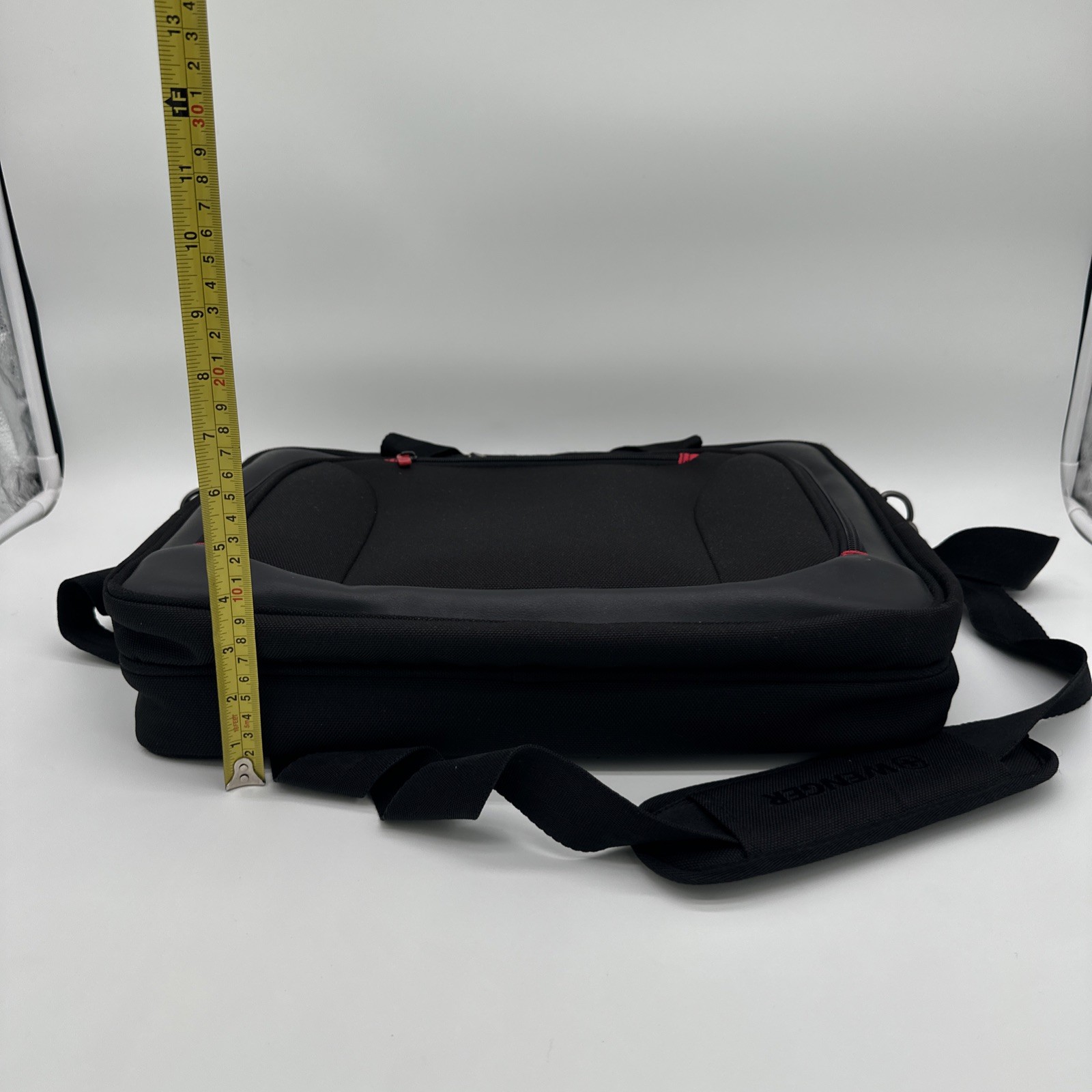 SwissGear 17 Inch Laptop Bag The Highwire Business Gear with Shoulder Strap