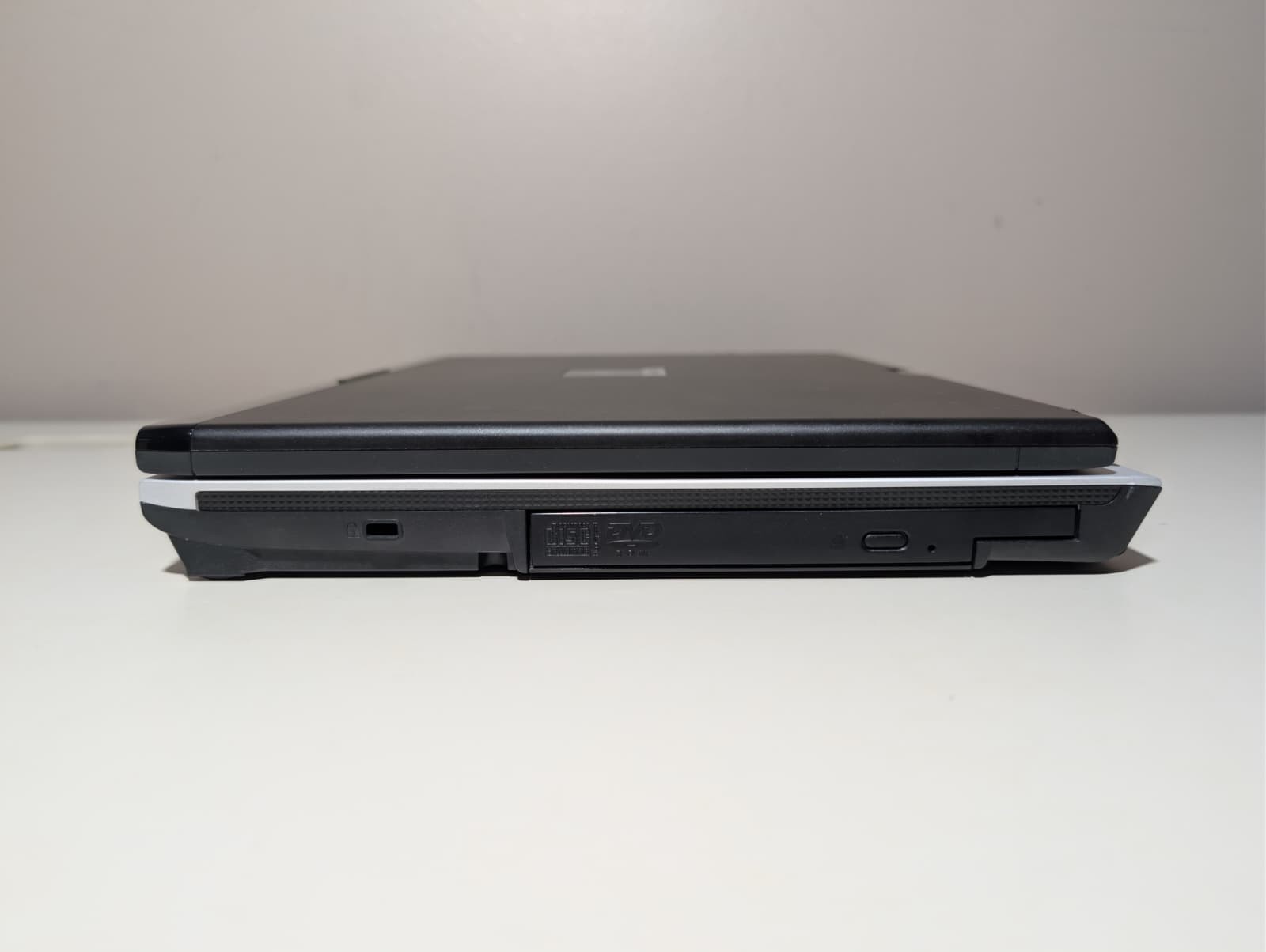 Fujitsu LifeBook T5010 2-in-1 | C2D P8600 8GB RAM 180GB SSD | Win 10 Pro RARE