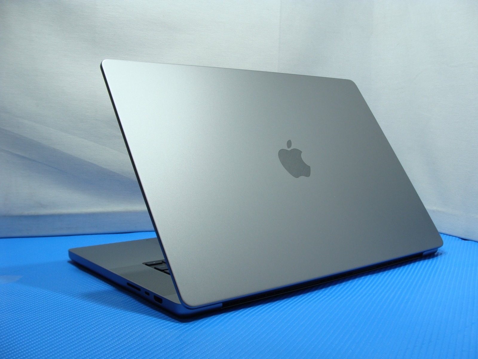 Apple MacBook Pro 16″ 2021 A2485 M1 Pro 3.2GHz 10CPU/16 GPU 32GB 512GB Sequoia